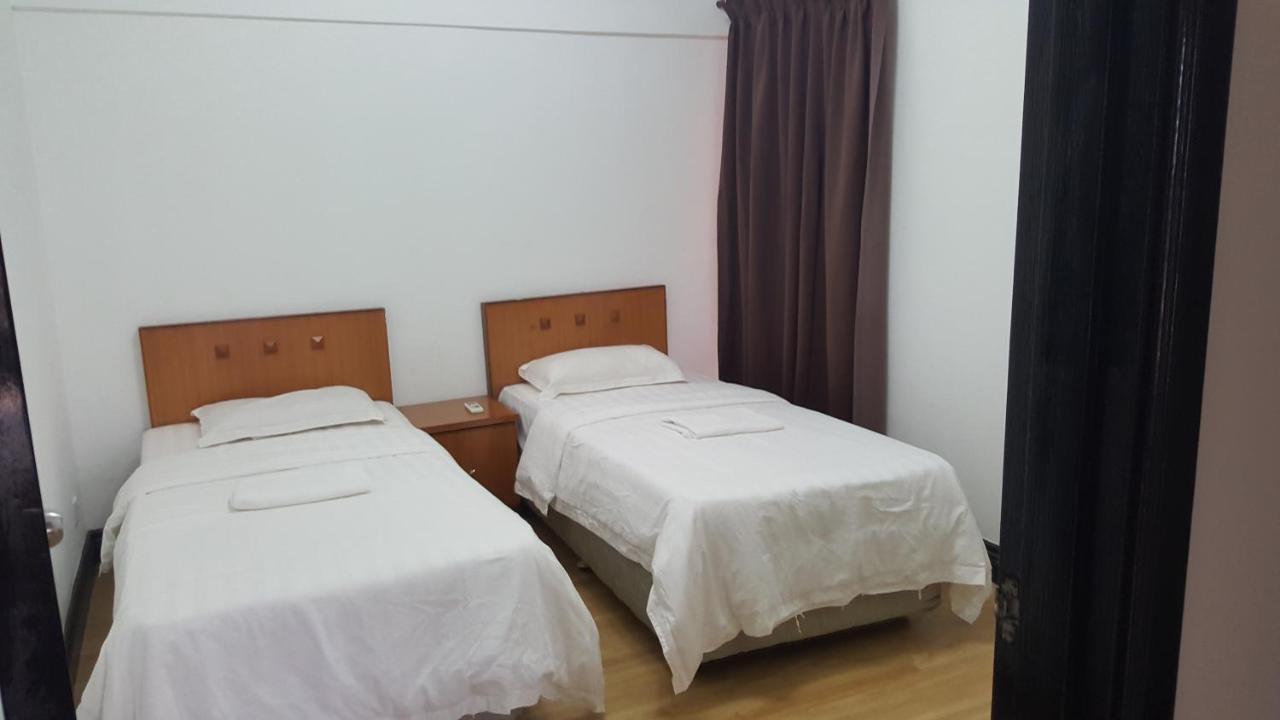 Homestay Marina Court Resort Kota Kinabalu Buitenkant foto