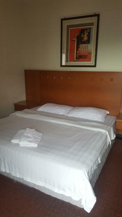 Homestay Marina Court Resort Kota Kinabalu Buitenkant foto
